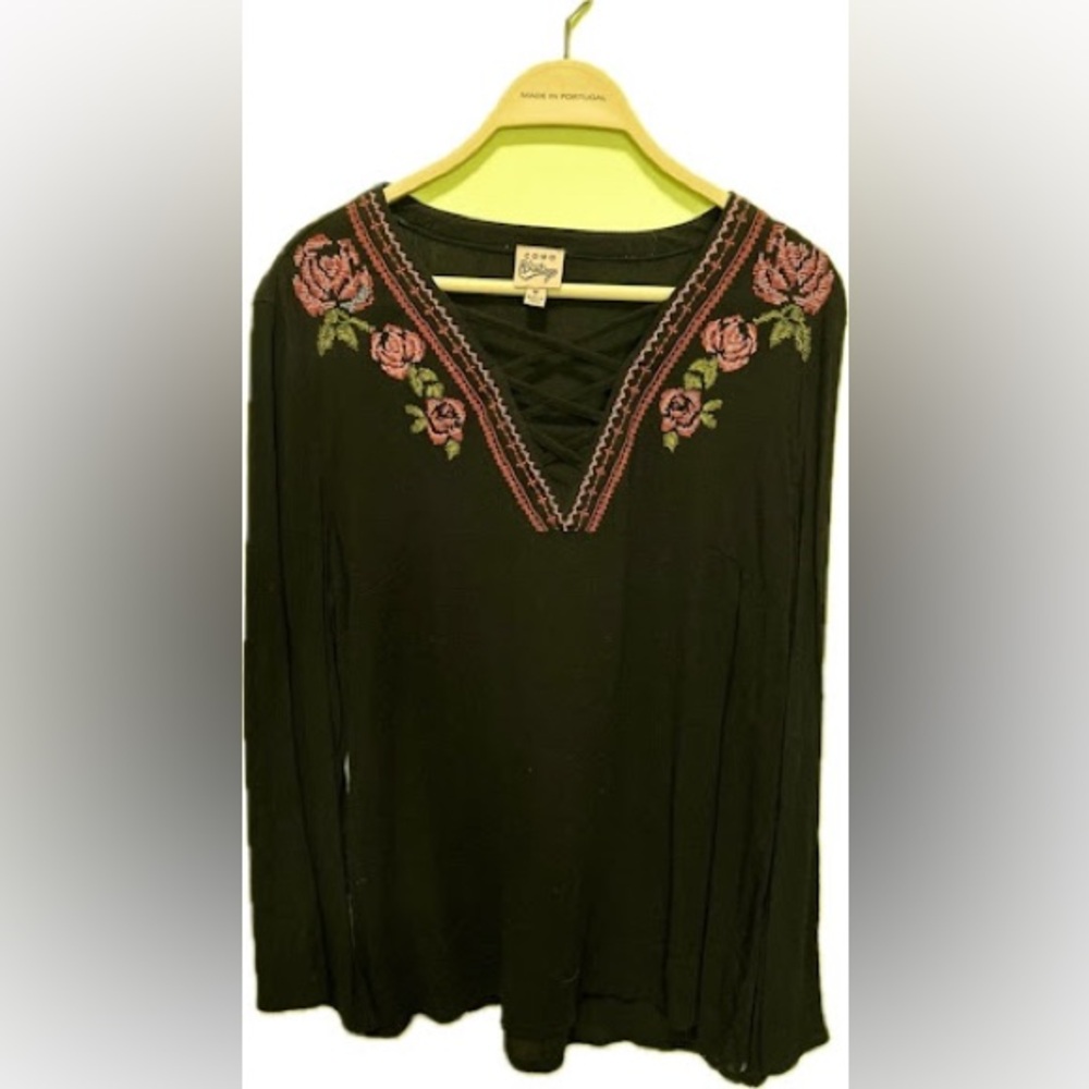 Embroidered Black Women's V-Neck Top with Pink Rose Detail